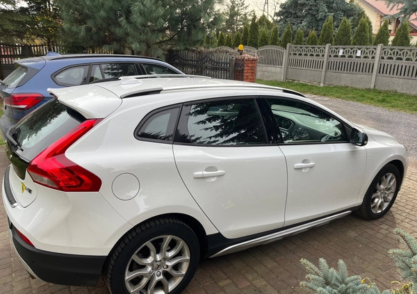 Volvo V40 cena 83000 przebieg: 118000, rok produkcji 2018 z Łódź małe 56